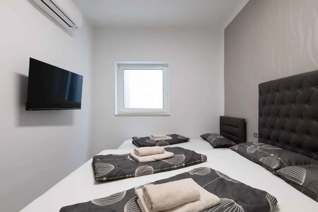 Apartments In Crikvenica 41697