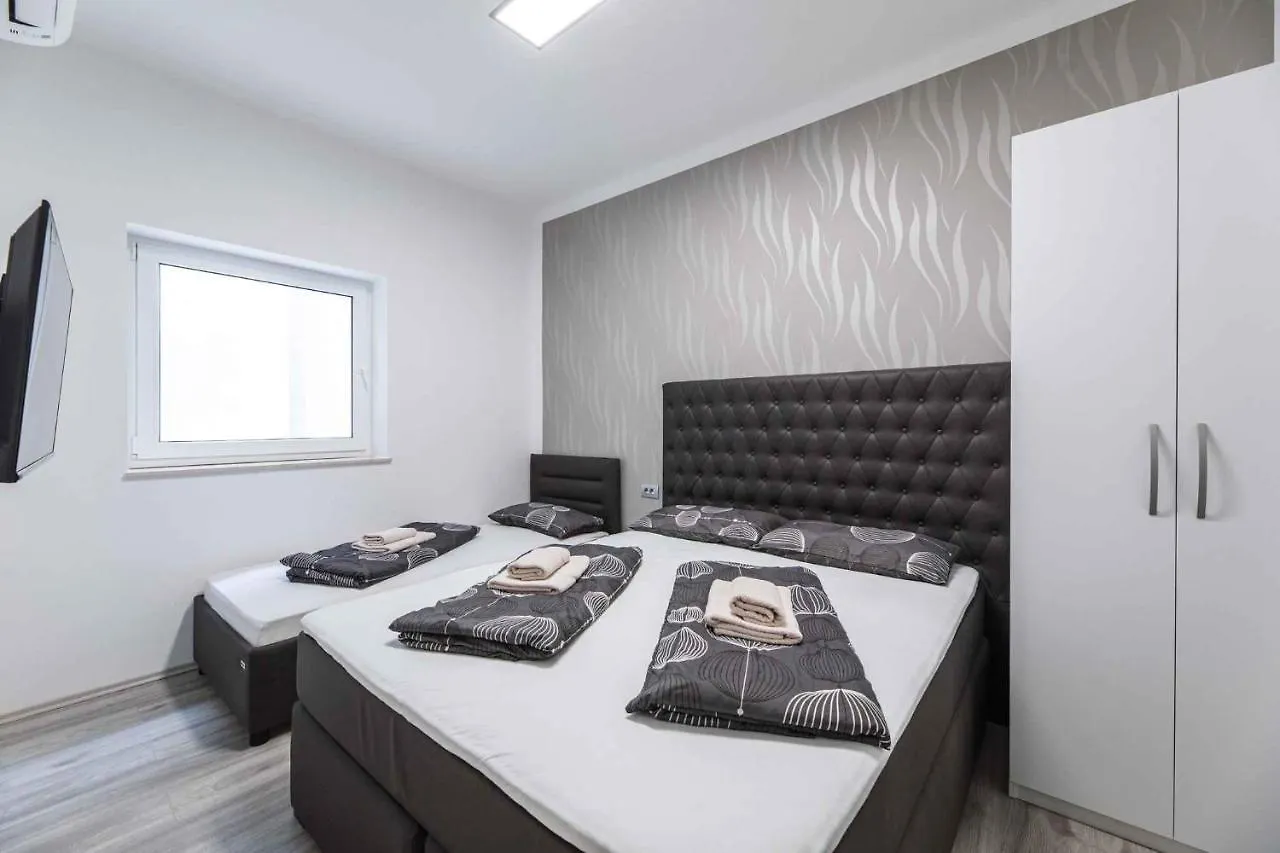 Apartments In Crikvenica 41697