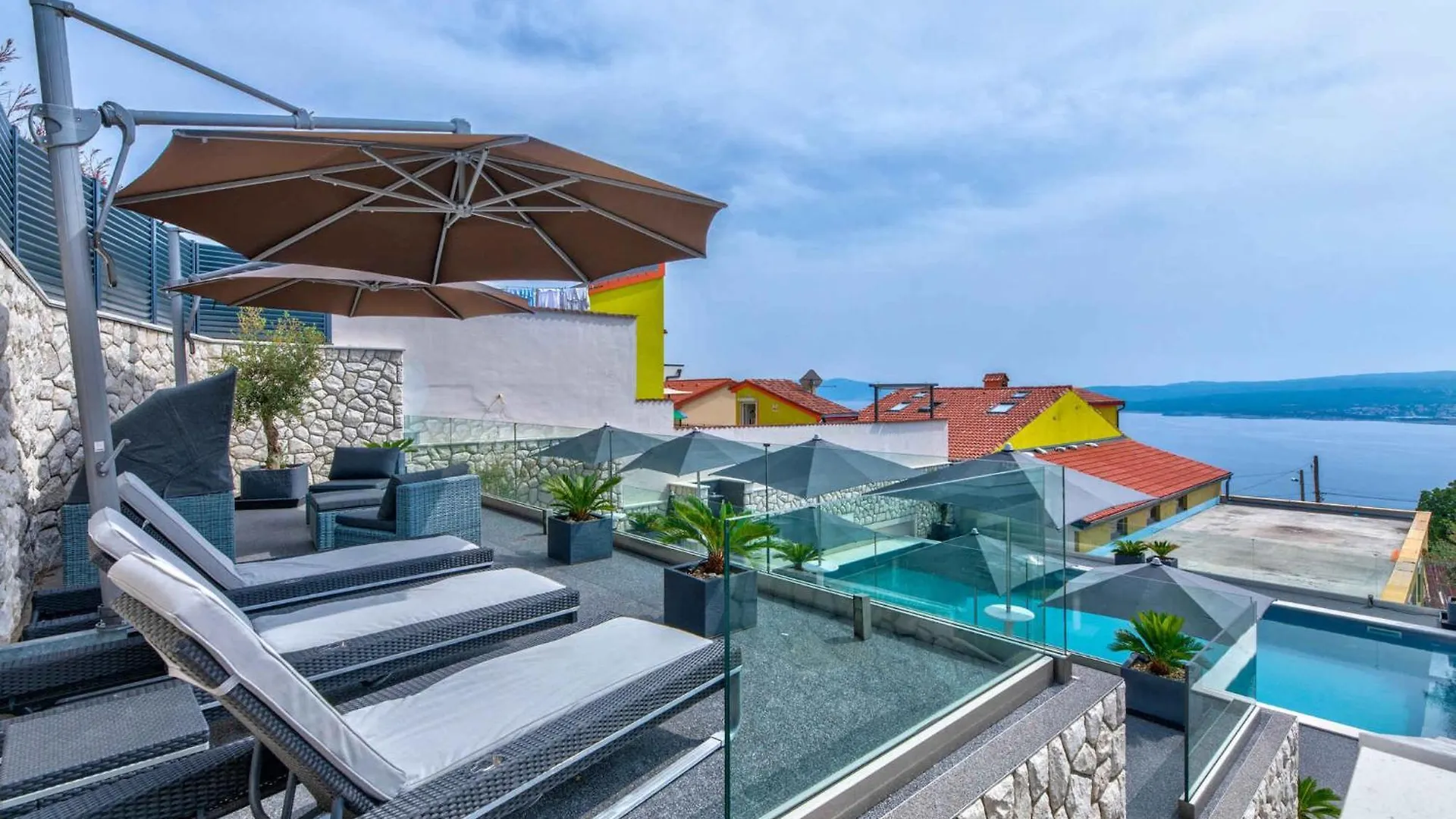 Apartments In Crikvenica 41697